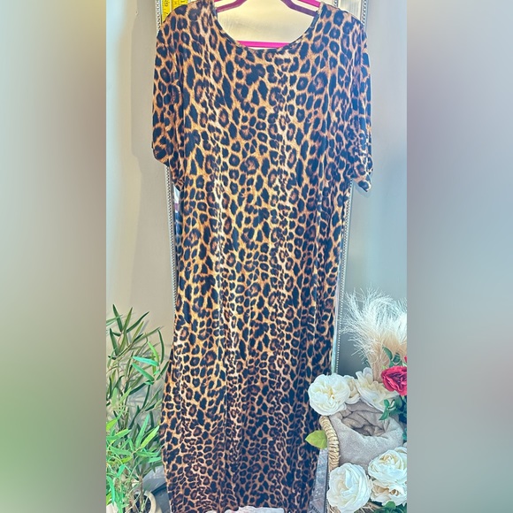 Lucky and Blessed full length leopard print tunic. Size 2x. - Picture 4 of 6
